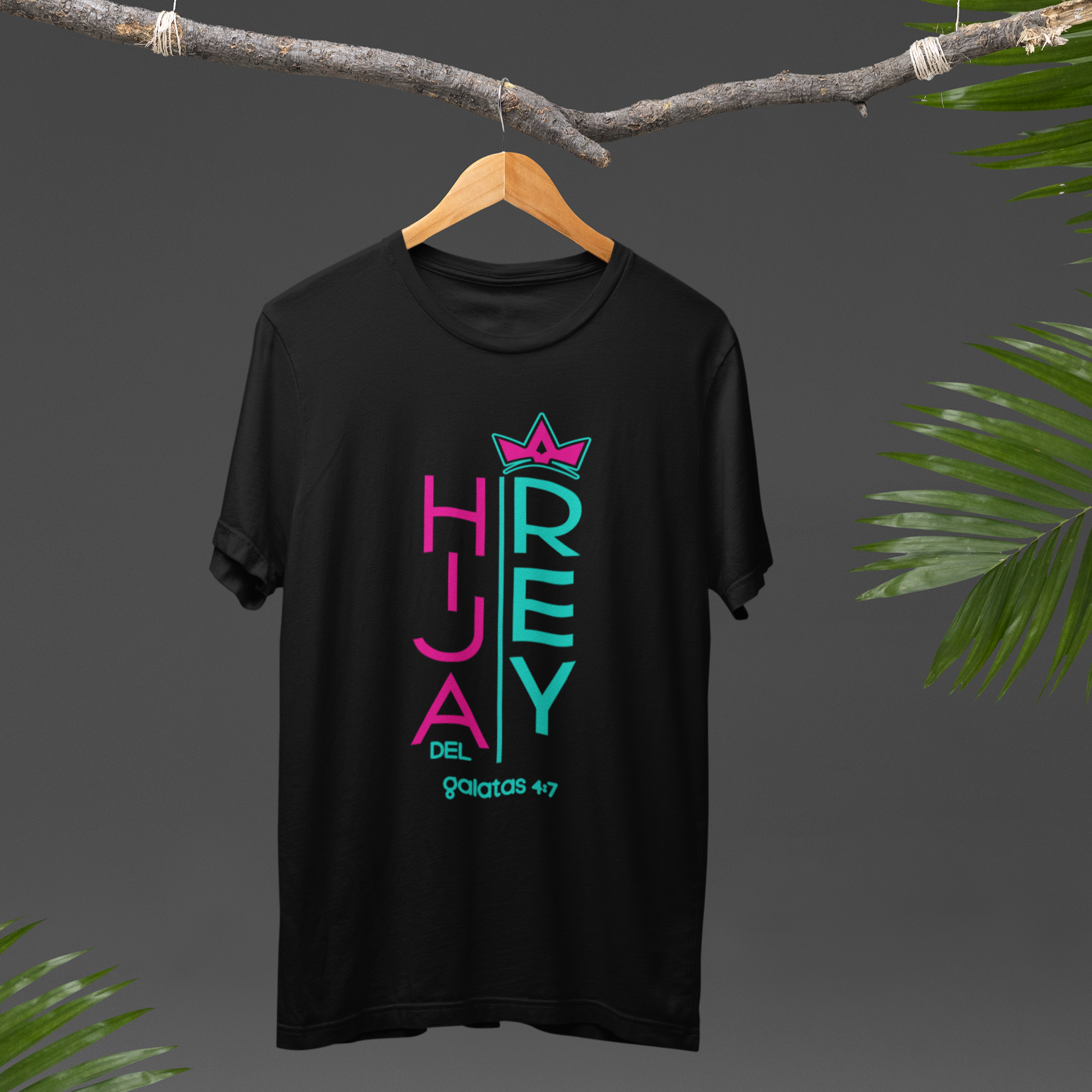 Camisa cristiana ESCRITOESTÁ– Hija del Rey diseño icónico de fe y confianza.
