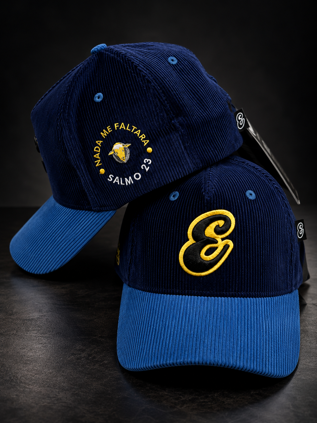 Gorra cristiana Salmo 23 Blue Velvet de ESCRITOESTÁ, fotografía de producto.