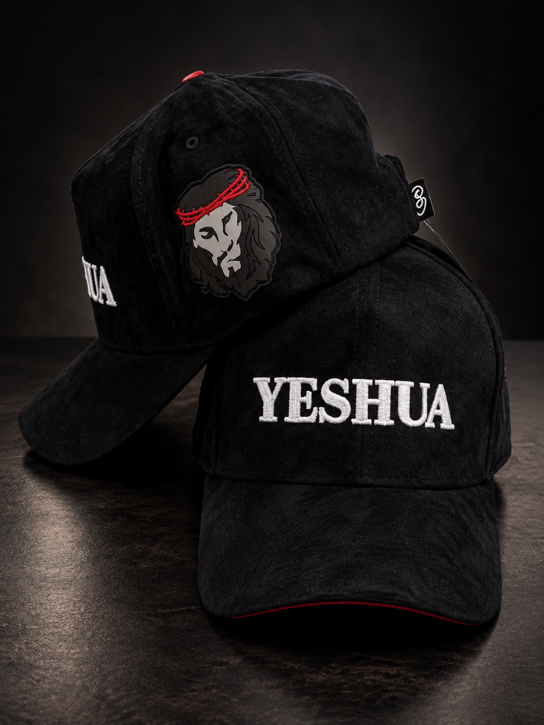 Gorra cristiana YESHUA de ESCRITOESTÁ, fotografía de producto.